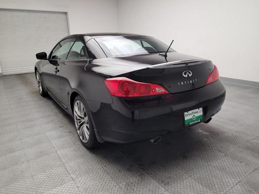 Black 2014 INFINITI Q60 Base