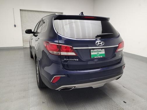 2017 Hyundai SANTA FE SE