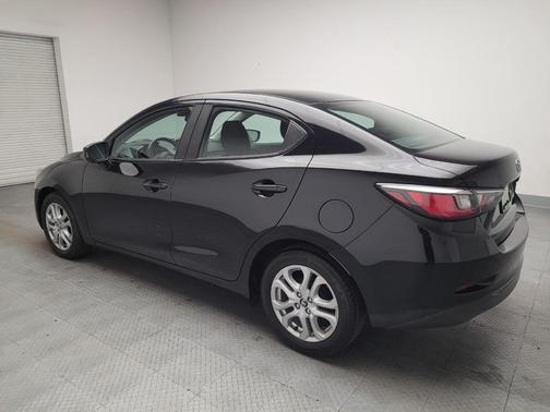 Gray 2018 Toyota Yaris iA