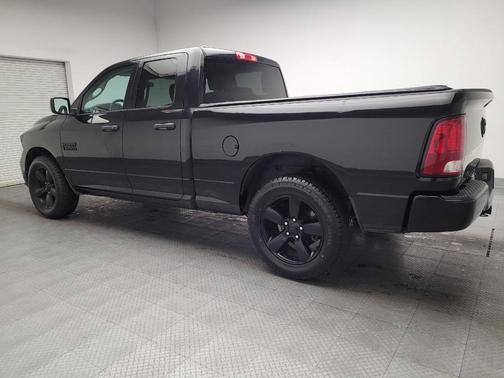 Brilliant Black Crystal Pearlcoat 2018 RAM 1500 Express