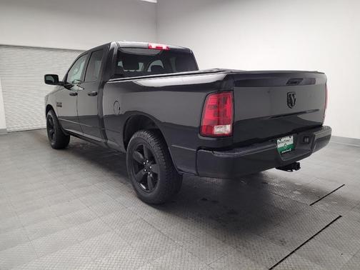 Brilliant Black Crystal Pearlcoat 2018 RAM 1500 Express