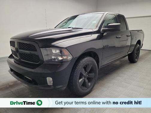 Brilliant Black Crystal Pearlcoat 2018 RAM 1500 Express
