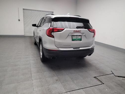 Quicksilver Metallic 2018 GMC Terrain SLE