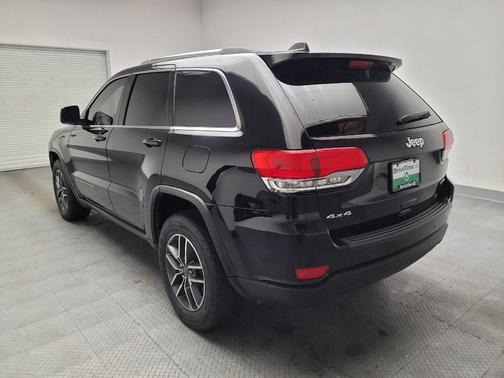 Diamond Black Crystal Pearlcoat 2019 Jeep Grand Cherokee Laredo