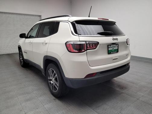 White Clearcoat 2019 Jeep Compass Latitude