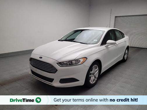White 2015 Ford Fusion SE