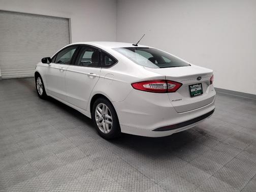White 2015 Ford Fusion SE