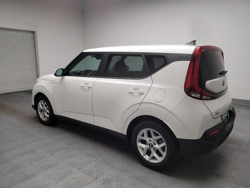 Snow White Pearl 2021 Kia Soul S