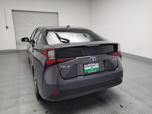 2022 Toyota Prius LE