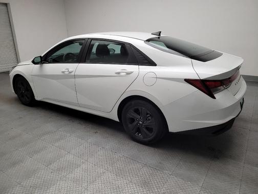 Quartz White 2022 Hyundai ELANTRA SEL