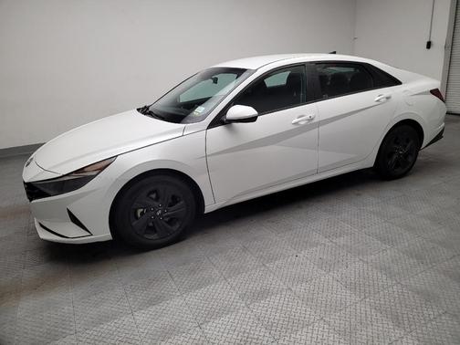 Quartz White 2022 Hyundai ELANTRA SEL