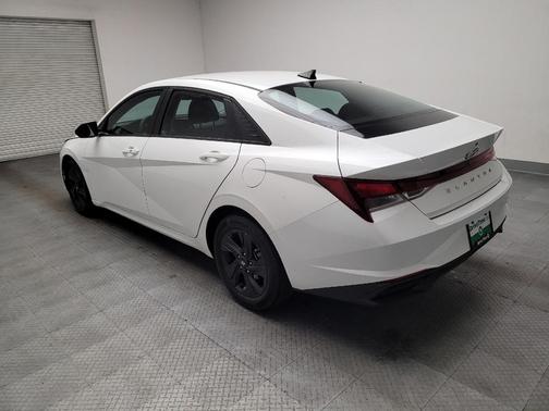 Quartz White 2022 Hyundai ELANTRA SEL