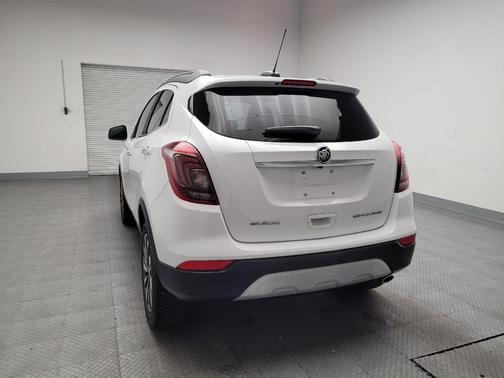 Summit White 2017 Buick Encore Preferred II