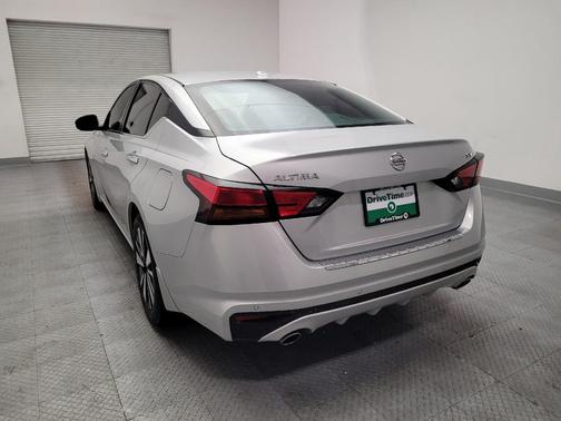 Brilliant Silver Metallic 2021 Nissan Altima 2.5 SV