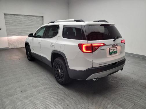 White 2018 GMC Acadia SLT-1