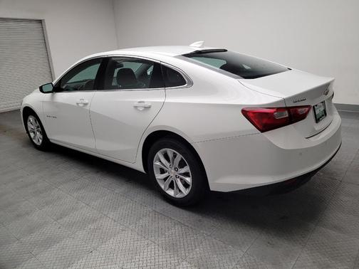 Summit White 2025 Chevrolet Malibu FWD 1LT