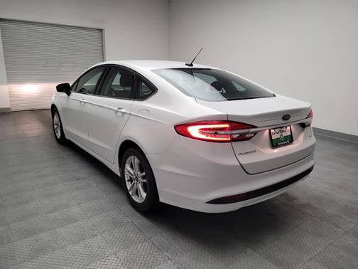 White 2018 Ford Fusion SE