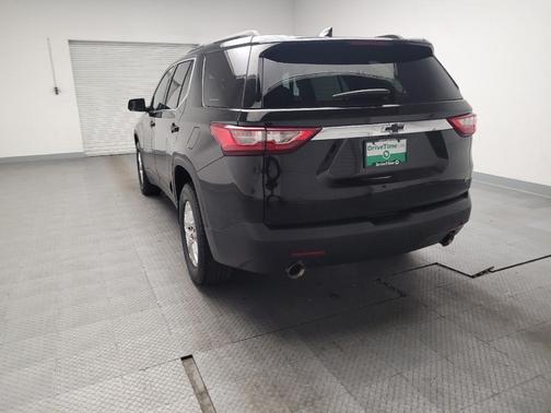 Mosaic Black Metallic 2019 Chevrolet Traverse LT Cloth