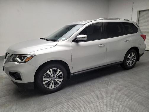 2020 Nissan Pathfinder SV