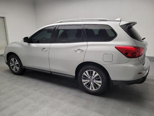 2020 Nissan Pathfinder SV