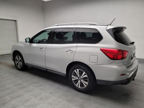 Brilliant Silver Metallic 2017 Nissan Pathfinder SL