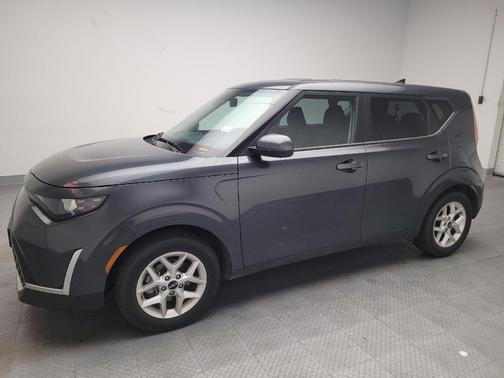 Gray 2024 Kia Soul LX