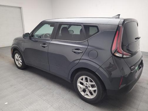 Gray 2024 Kia Soul LX