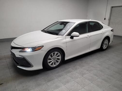 White 2022 Toyota Camry LE