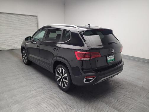 Deep Black Pearl 2023 Volkswagen Taos 1.5T SE