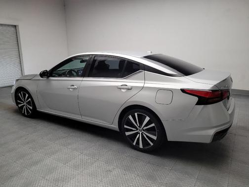 Brilliant Silver Metallic 2021 Nissan Altima SR FWD