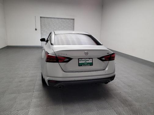 Brilliant Silver Metallic 2021 Nissan Altima SR FWD