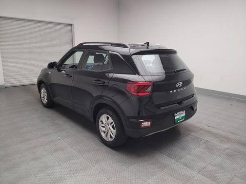 Black Noir Pearl 2020 Hyundai VENUE SEL