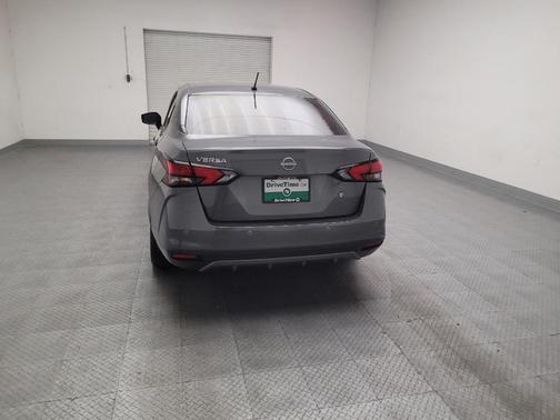Gun Metallic 2025 Nissan Versa 1.6 S