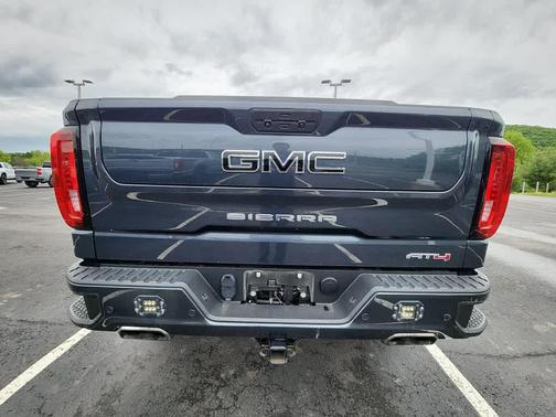 Dark Sky Metallic 2022 GMC Sierra 1500 AT4