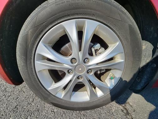 Sparkling Ruby Mica 2013 Hyundai SONATA Limited