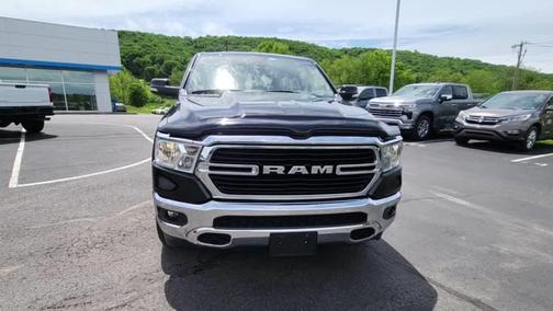 Diamond Black Crystal Pearlcoat 2021 RAM 1500 Big Horn/Lone Star
