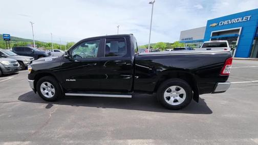 Diamond Black Crystal Pearlcoat 2021 RAM 1500 Big Horn/Lone Star