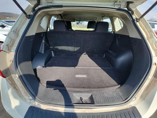 Pearl White 2014 Nissan Rogue Select S