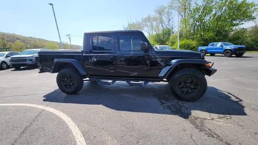 Black Clearcoat 2022 Jeep Gladiator Sport S