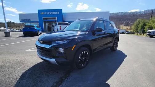 Mosaic Black Metallic 2023 Chevrolet Trailblazer LT
