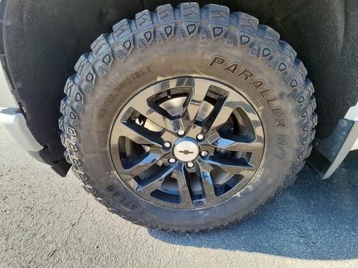 Iridescent Pearl Tricoat 2019 Chevrolet Silverado 1500 RST