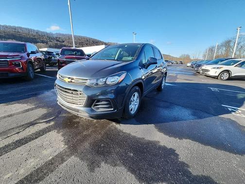 Shadow Gray Metallic 2021 Chevrolet Trax LS