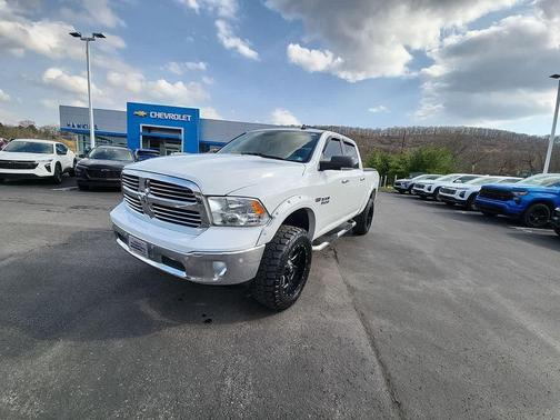 Bright White Clearcoat 2017 RAM 1500 Big Horn