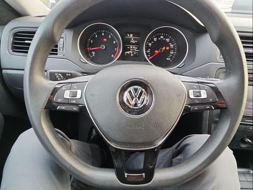 2015 Volkswagen Jetta Man S w/Technology