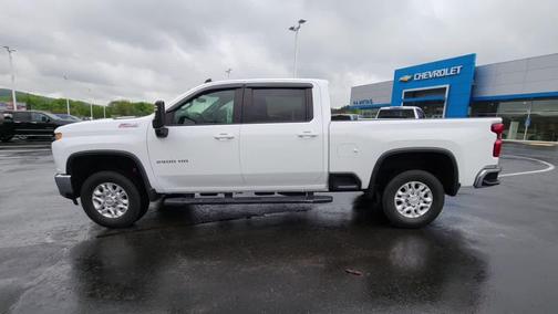 Summit White 2022 Chevrolet Silverado 2500 LT