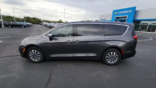 2022 Chrysler Pacifica Hybrid Limited