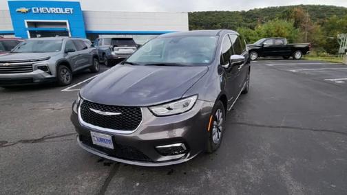 2022 Chrysler Pacifica Hybrid Limited