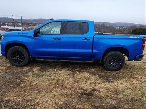 2025 Chevrolet Silverado 1500 Custom