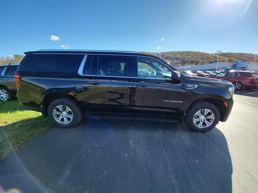 2022 GMC Yukon XL SLE