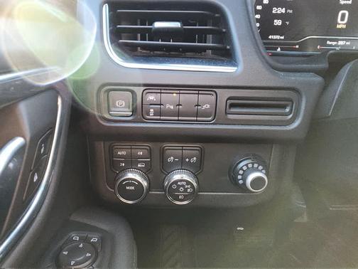 2022 GMC Yukon XL SLE